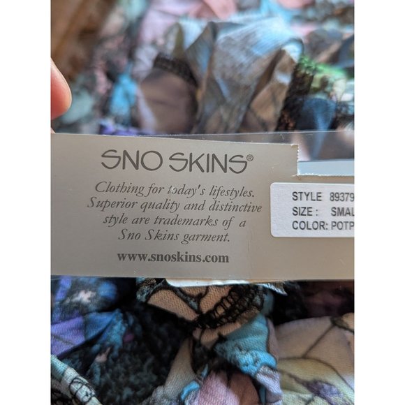 New Snowskins Floral Button-Up Long Sleeve Shirt With "Vail" On Sleeve-702 - Picture 12 of 16